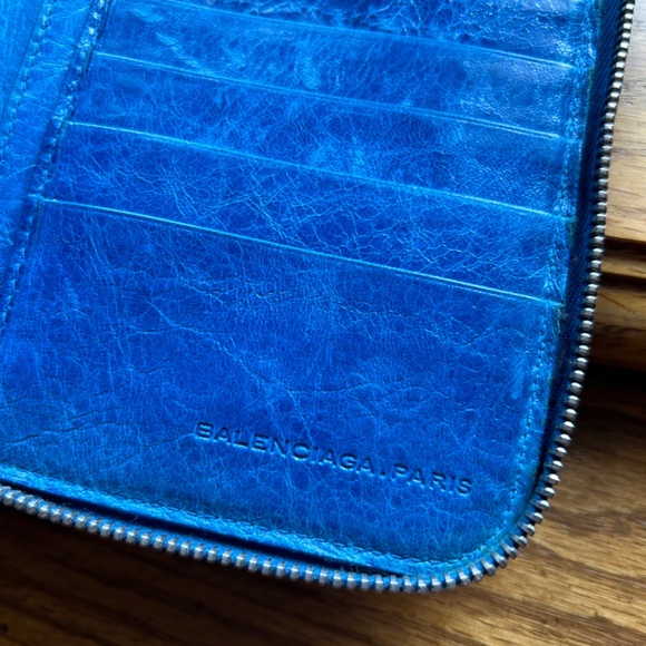 BALENCIAGA Zip Around Wallet, Blue with Giant Silver Hardware - Picture 6 of 15